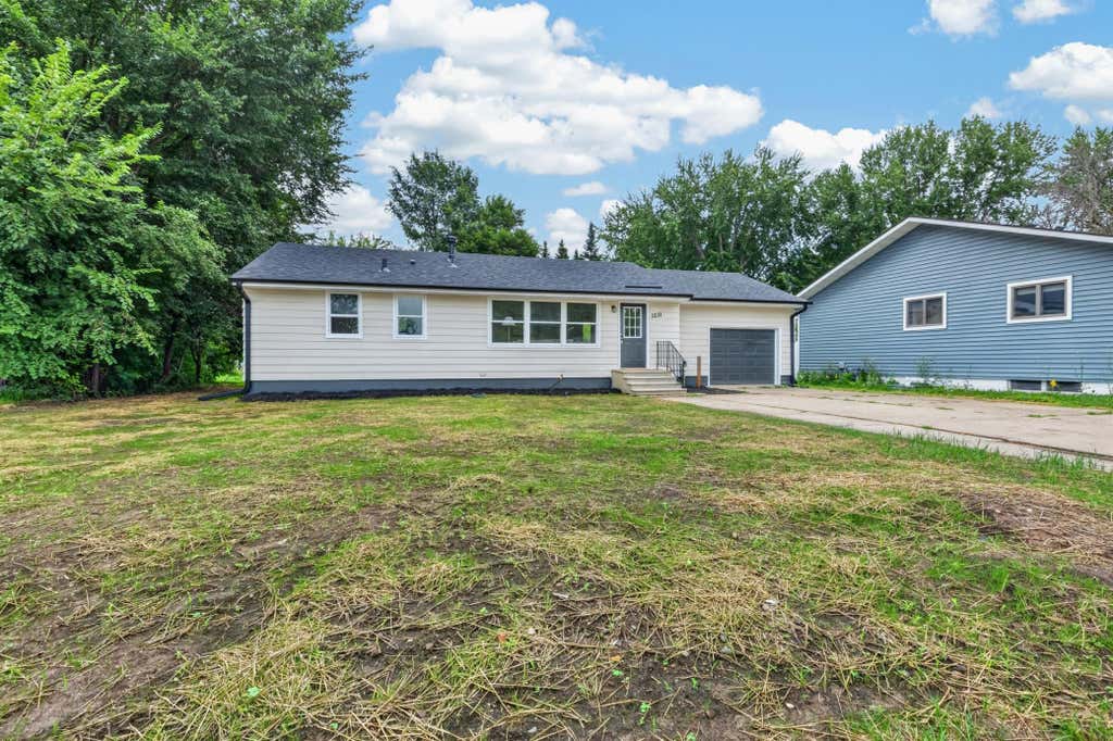 Photo of 1211 Sunnyside Drive, Farmington, MN 55024 (MLS # 7127749)