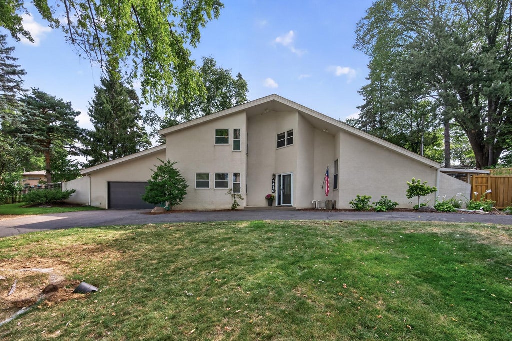 Photo of 2420 Simpson Street, Roseville, MN 55113 (MLS # 7160274)