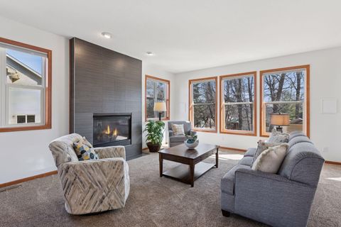 2536 N Saunders Lake Drive Minnetrista MN 55364