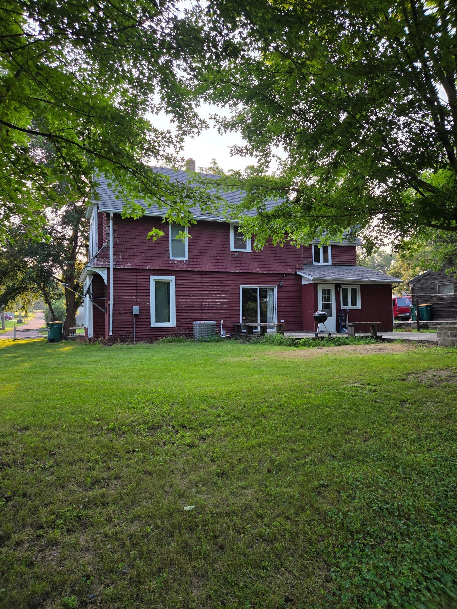 112 N Sverdrup Avenue