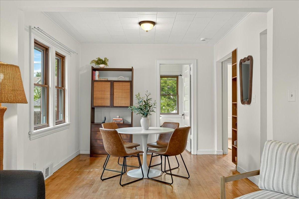 1217 6th Street E