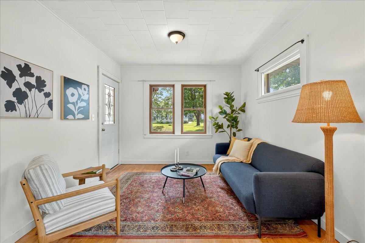 1217 6th Street E