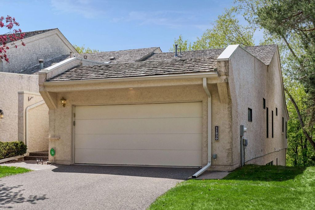 Photo of 11830 Bren Road, Hopkins, MN 55343 (MLS # 7067283)
