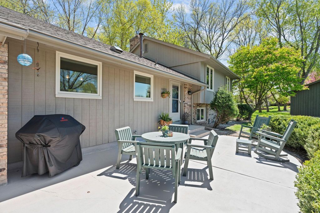 Photo of 10725 Woodwatch Circle, Eden Prairie, MN 55347 (MLS # 7069509)