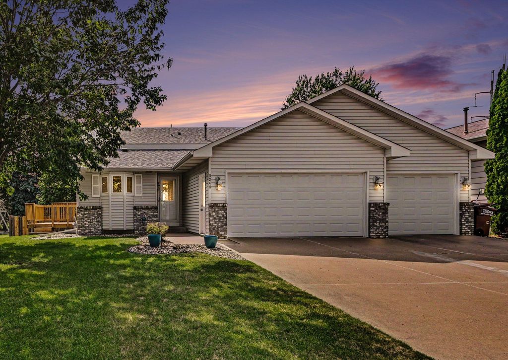 Photo of 9340 Jarrod Avenue S, Cottage Grove, MN 55016 (MLS # 7070900)