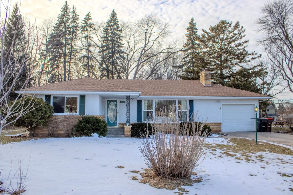 Photo of 2187 Burr Street, Maplewood, MN 55117 (MLS # 7027322)