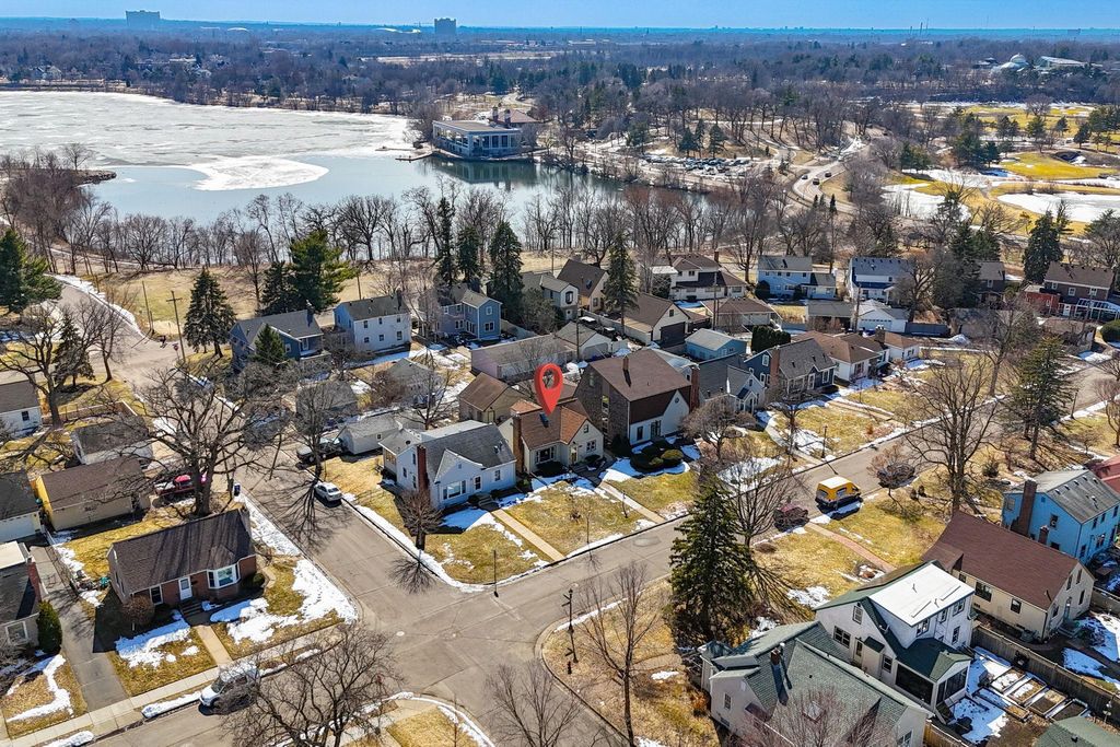 Photo of 948 Nevada Avenue W, Saint Paul, MN 55117 (MLS # 7039349)