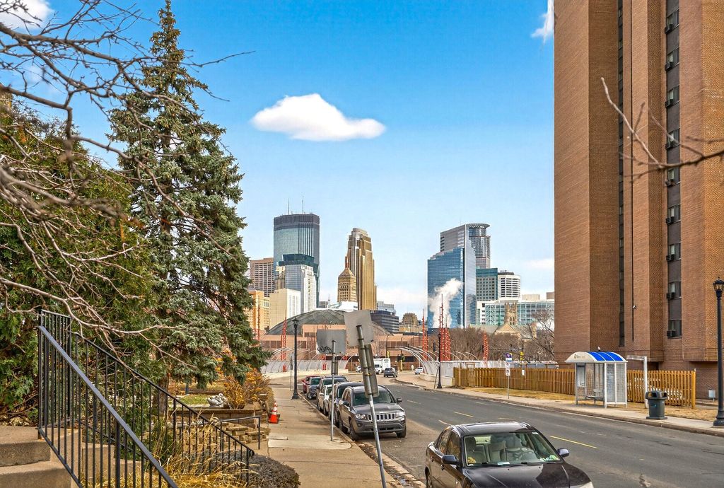 Photo of 1720 3rd Avenue S #205, Minneapolis, MN 55404 (MLS # 7038850)