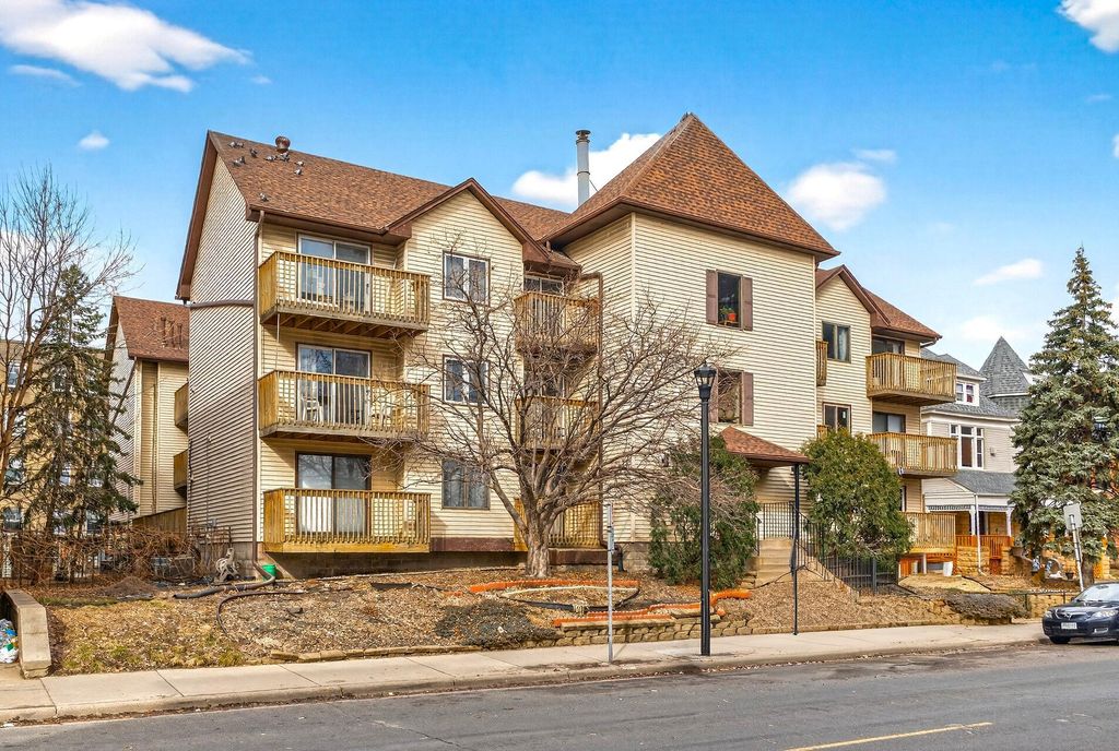 Photo of 1720 3rd Avenue S #205, Minneapolis, MN 55404 (MLS # 7038850)