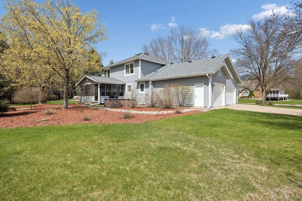 Photo of 2721 Meadowrose Boulevard, Saint Cloud, MN 56301 (MLS # 7063426)