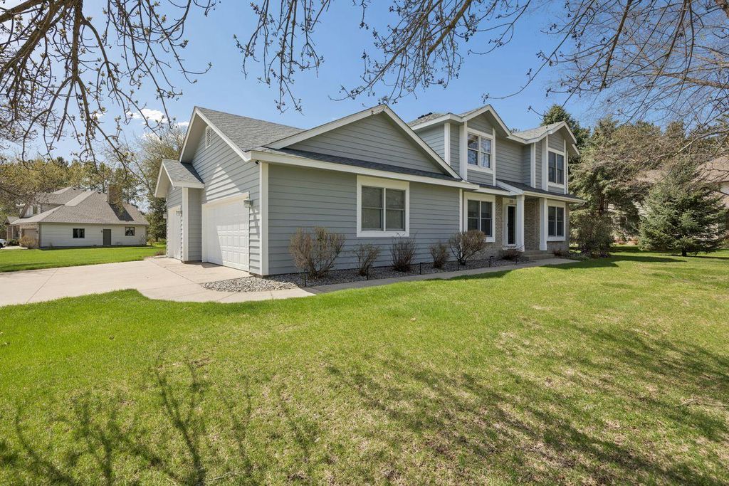 Photo of 2721 Meadowrose Boulevard, Saint Cloud, MN 56301 (MLS # 7063426)