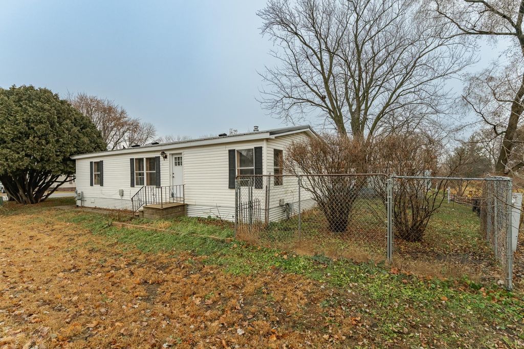 Photo of 10 Park Drive NW, Eyota, MN 55934 (MLS # 6822223)