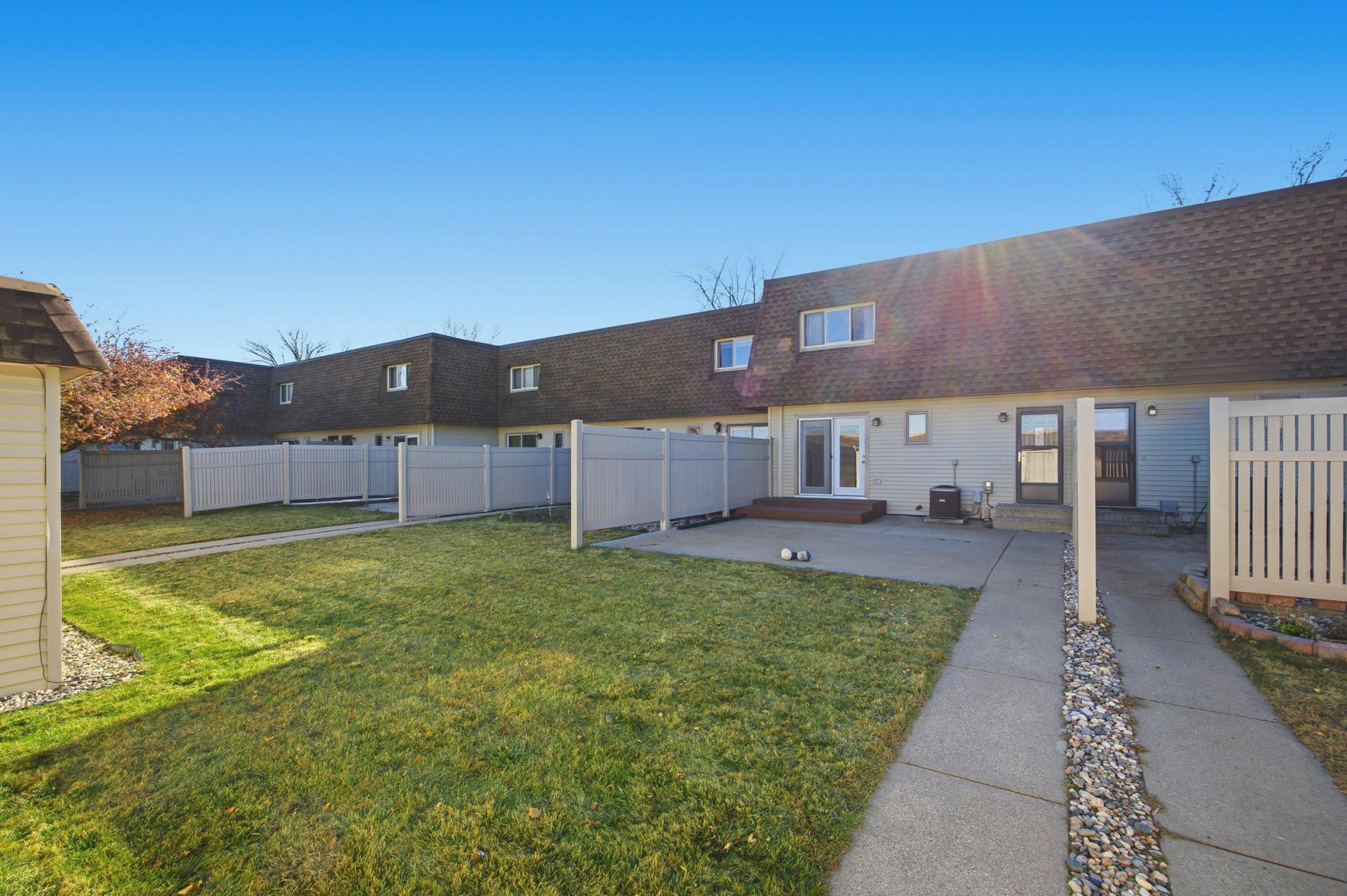 Moorhead, Minnesota 56560, United States, 2 Bedrooms Bedrooms, ,2 BathroomsBathrooms,Residential,Active,257233