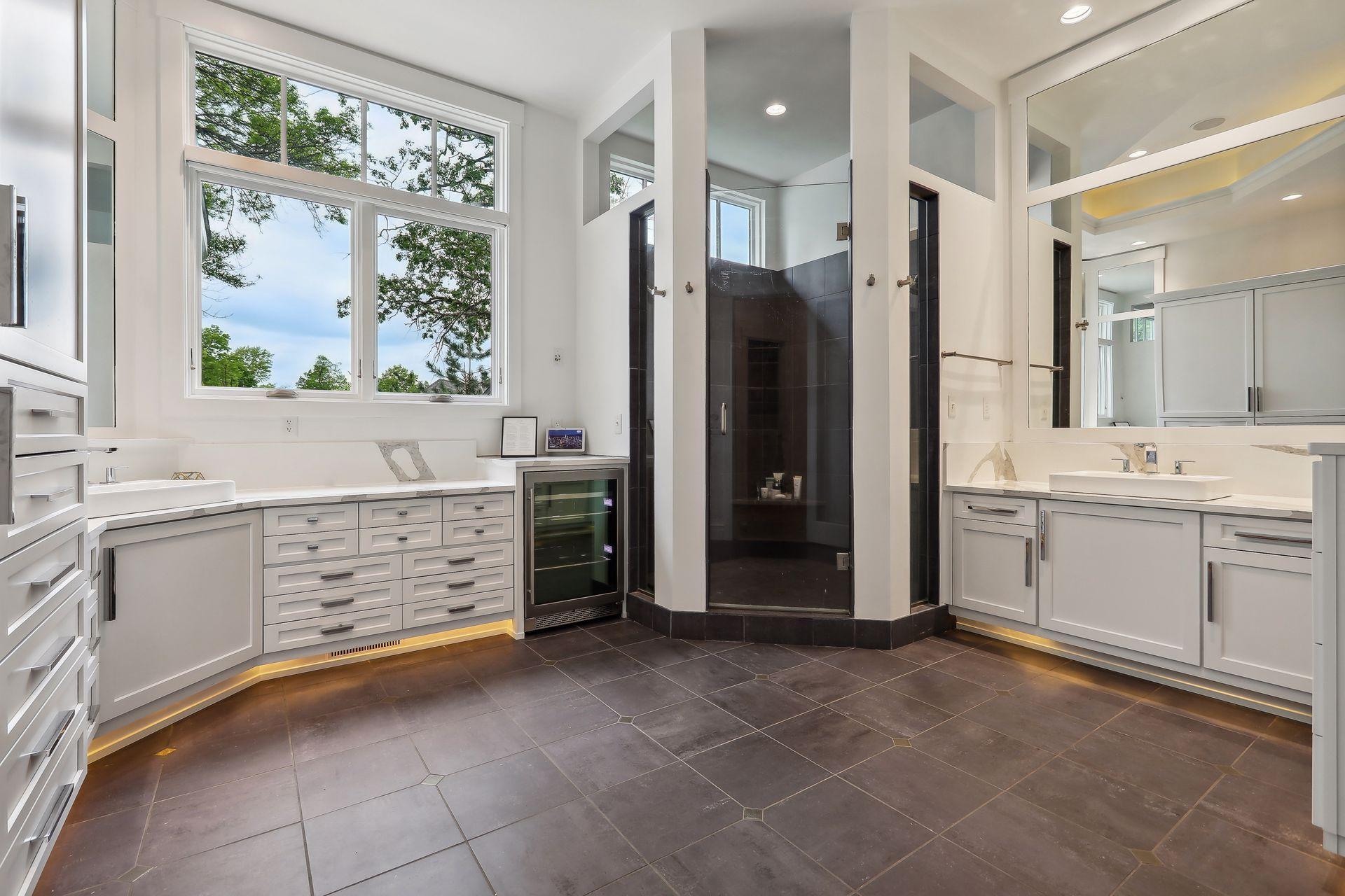 Wayzata, Minnesota, 55391, United States, 5 Bedrooms Bedrooms, ,7 BathroomsBathrooms,Residential,Active,2038172