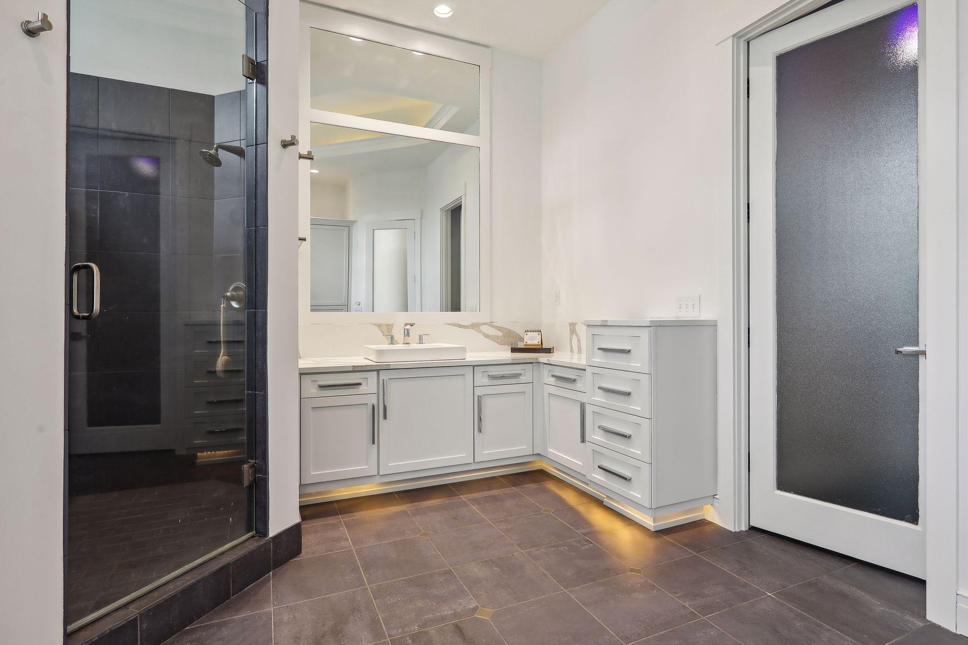 Wayzata, Minnesota, 55391, United States, 5 Bedrooms Bedrooms, ,7 BathroomsBathrooms,Residential,Active,2038172