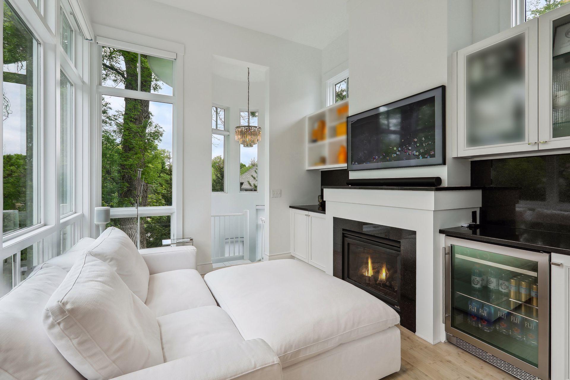 Wayzata, Minnesota, 55391, United States, 5 Bedrooms Bedrooms, ,7 BathroomsBathrooms,Residential,Active,2038172