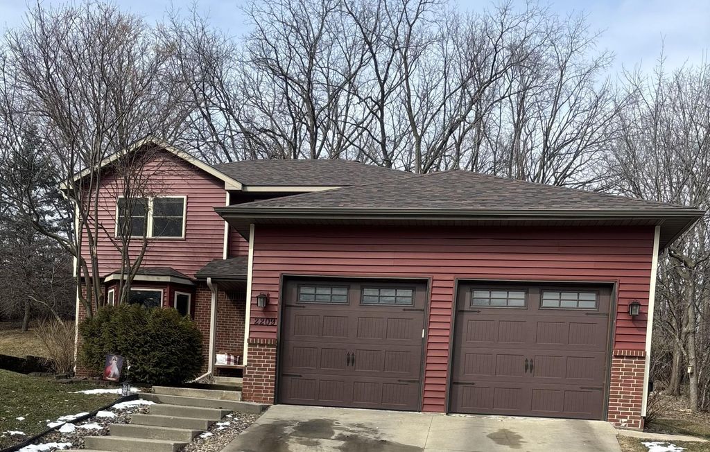 Photo of 2209 Beacon Dr SW Dr, Rochester, MN 55902 (MLS # 7056400)