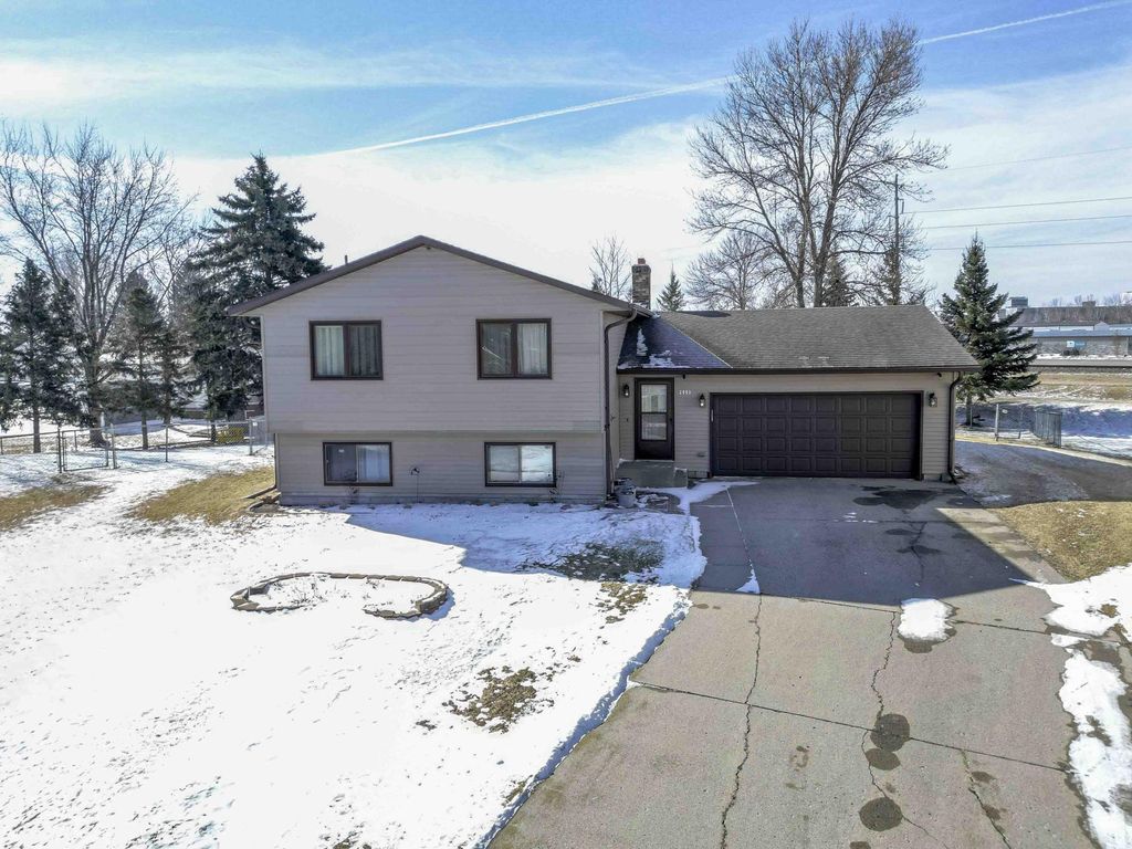 Photo of 2903 17th Avenue S, Moorhead, MN 56560 (MLS # 7040197)