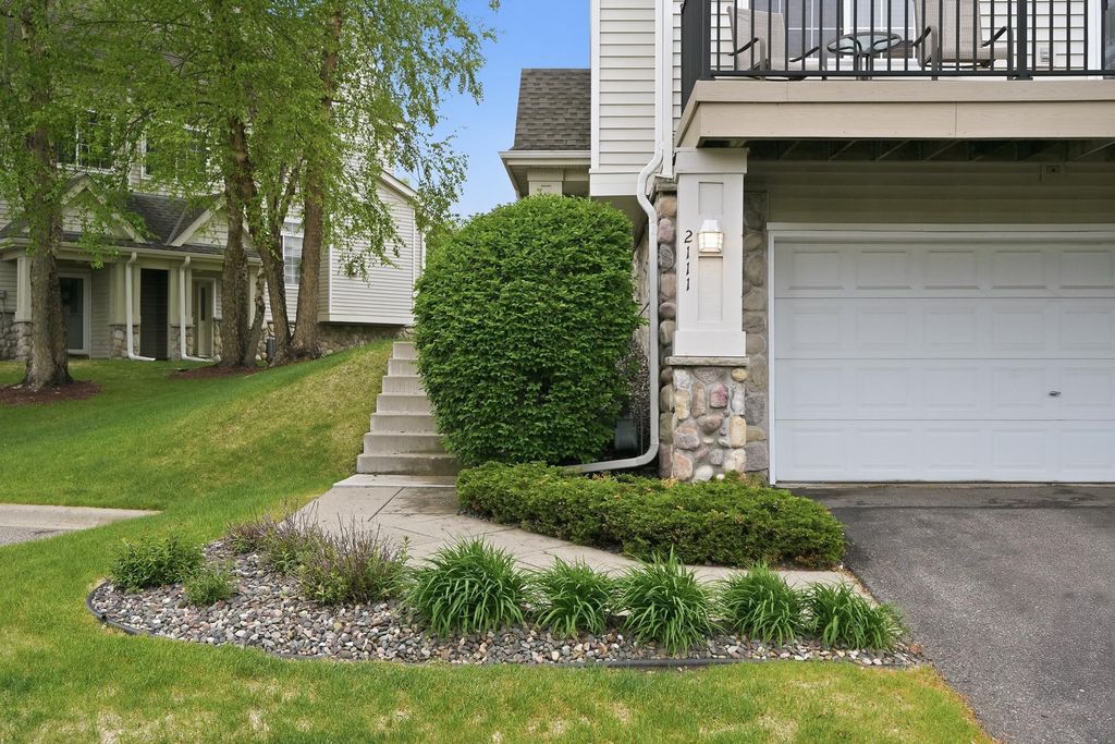 Photo of 2111 Eagle Trace Lane, Woodbury, MN 55129 (MLS # 7076259)