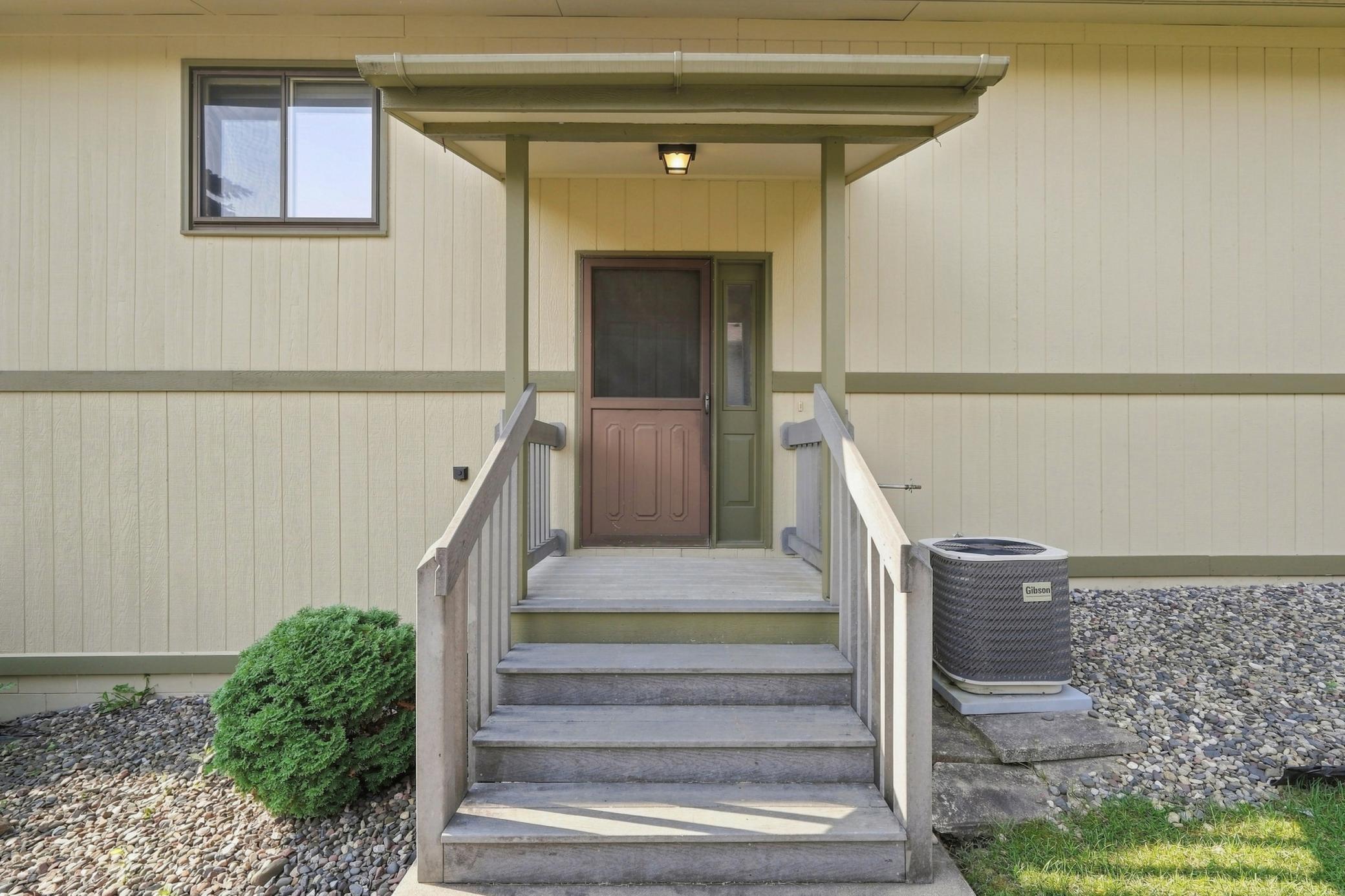 4233 Thornhill Lane