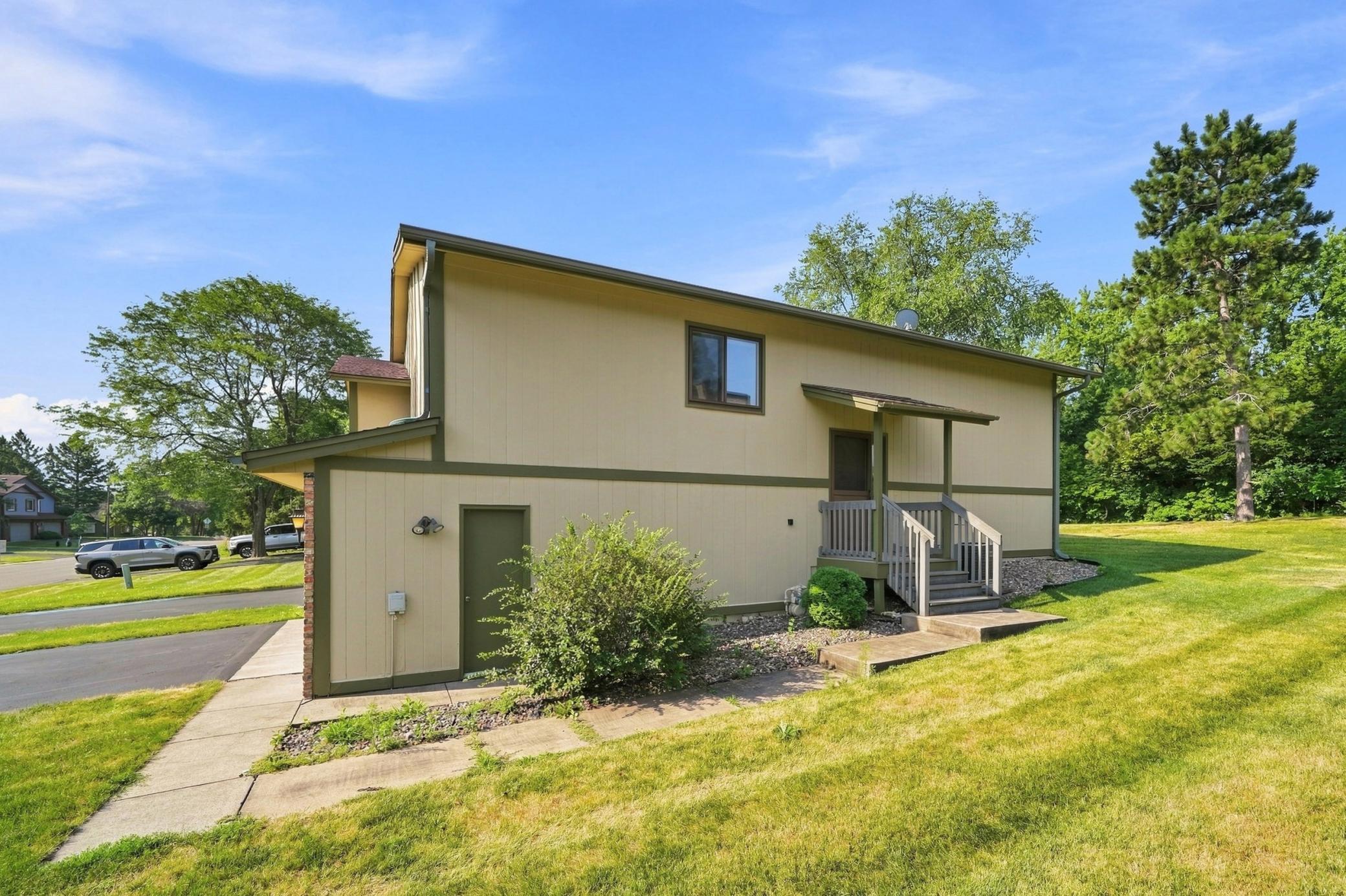 4233 Thornhill Lane
