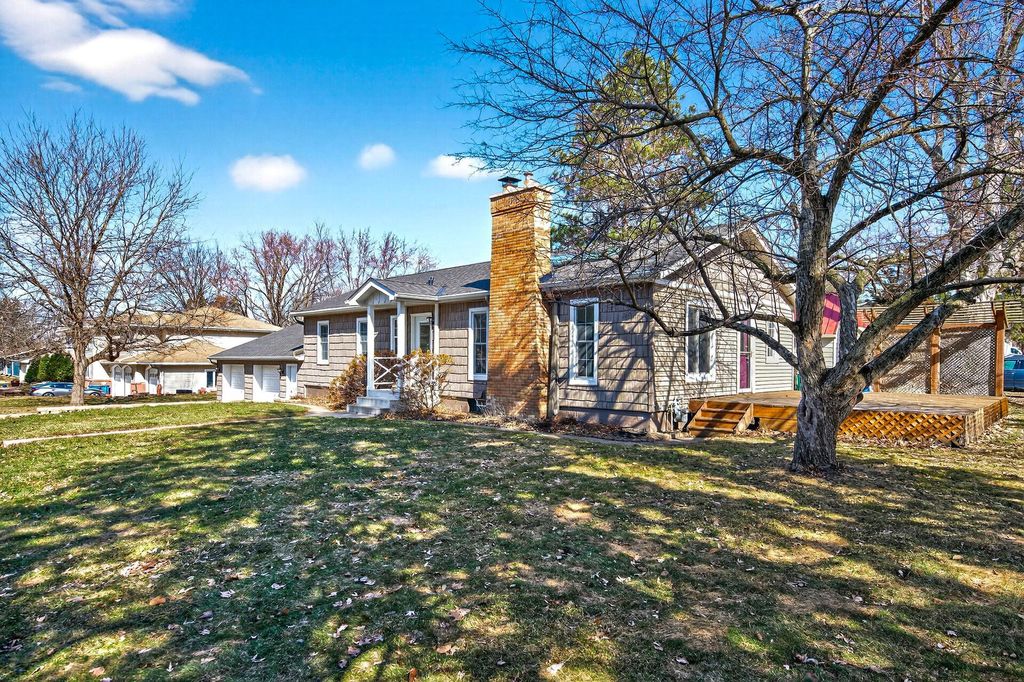 Photo of 217 Hanley Road, Golden Valley, MN 55426 (MLS # 7038799)