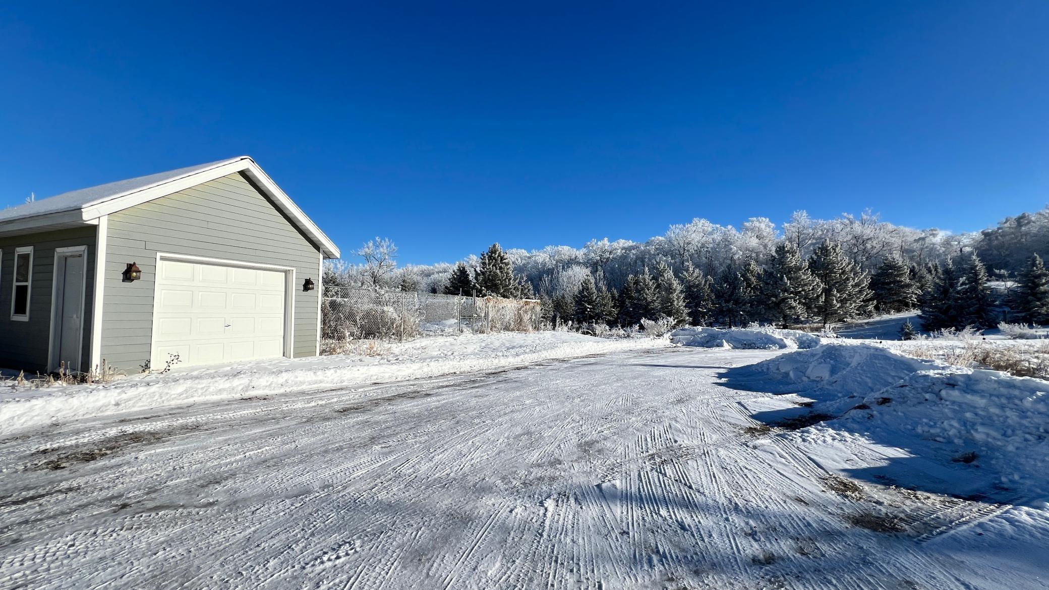 26088 Broadway Avenue