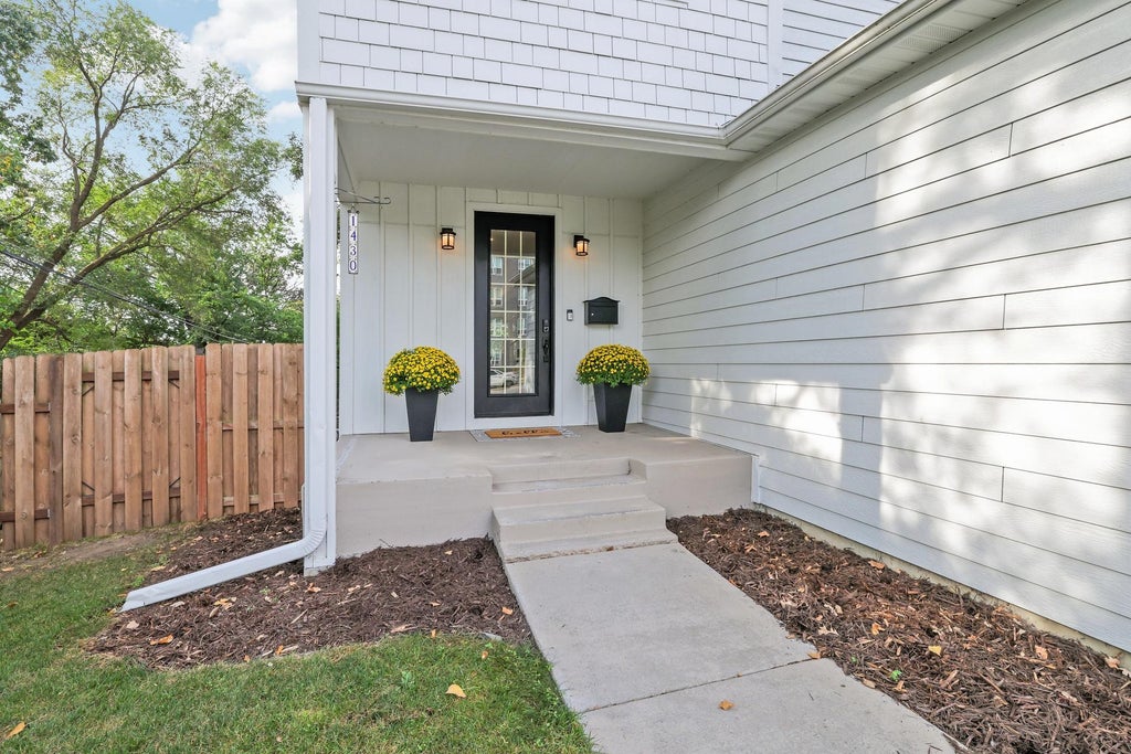 Photo of 1430 Division Street, Hopkins, MN 55343 (MLS # 7067323)