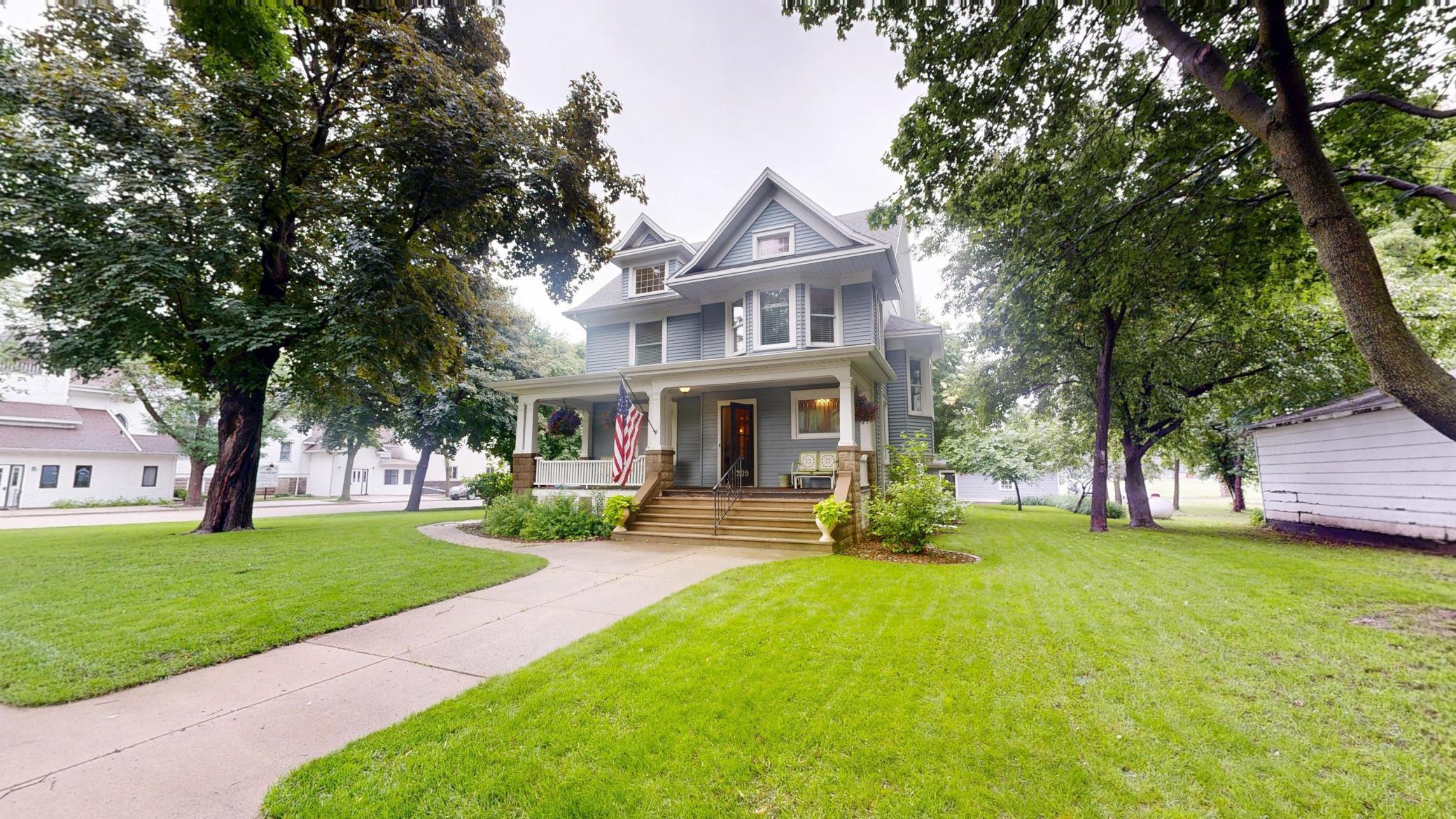209 7th Street N