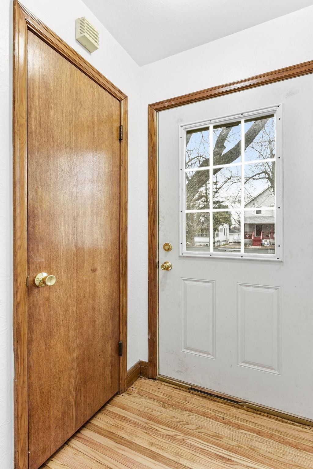 Photo of 1217 Cook Avenue E, Saint Paul, MN 55106 (MLS # 7053402)