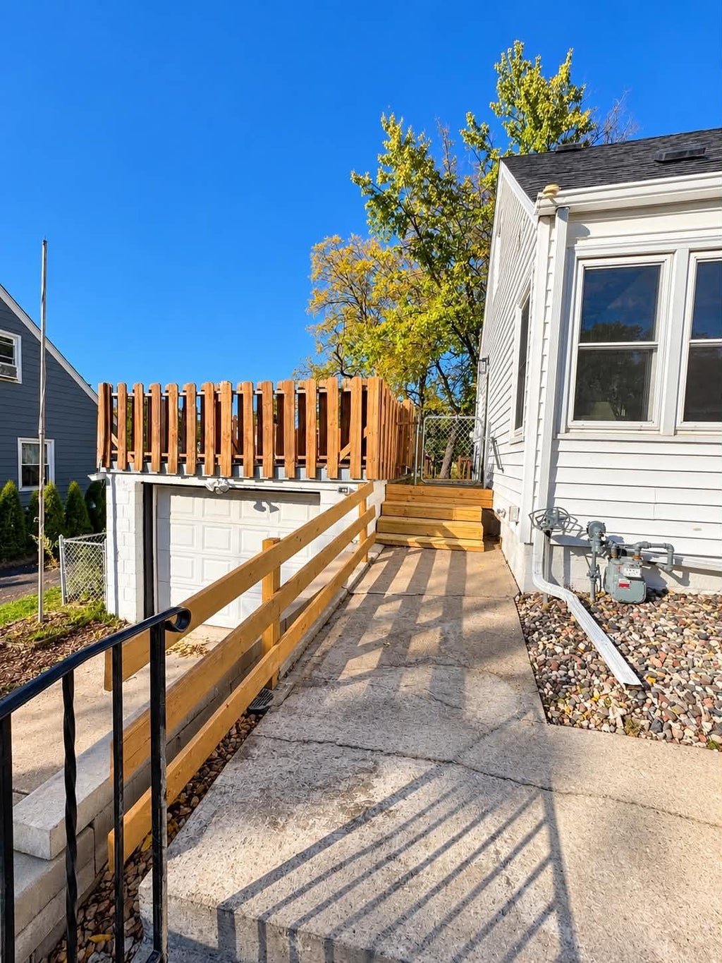 Photo of 2057 Sherwood Avenue, Saint Paul, MN 55119 (MLS # 7157620)