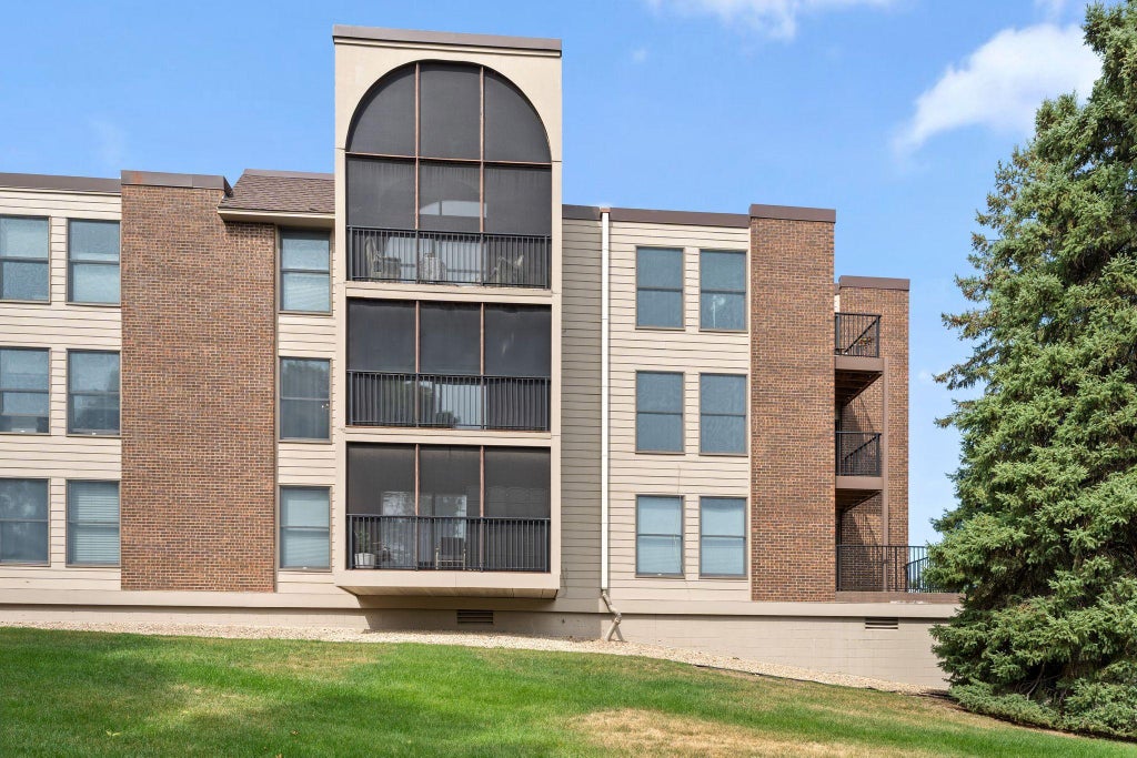 Photo of 9500 Collegeview Road #206, Bloomington, MN 55437 (MLS # 7047054)