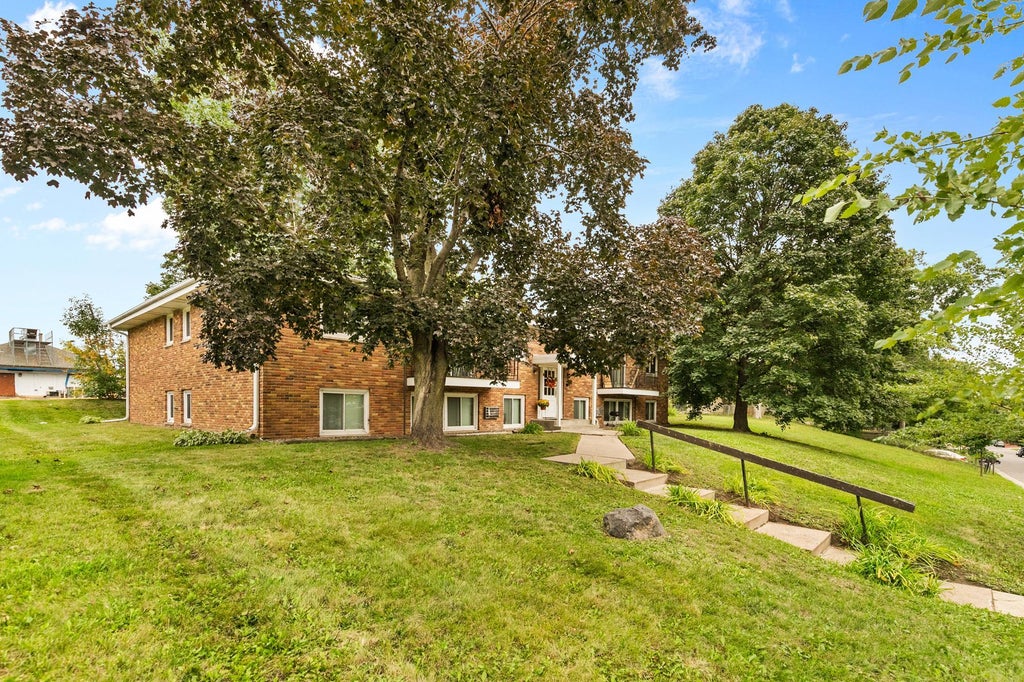 Photo of 1610 Albemarle Street, Saint Paul, MN 55117 (MLS # 7151644)