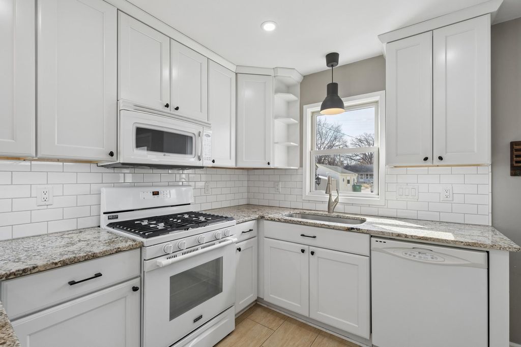 Photo of 3347 Utah Avenue S, Saint Louis Park, MN 55426 (MLS # 7052893)