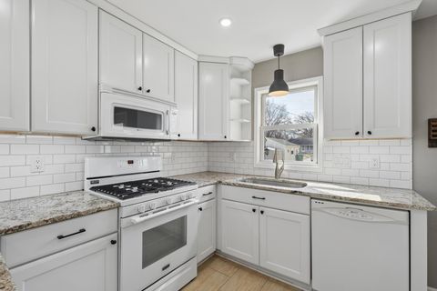 Photo of 3347 Utah Avenue S, Saint Louis Park, MN 55426 (MLS # 7052893)