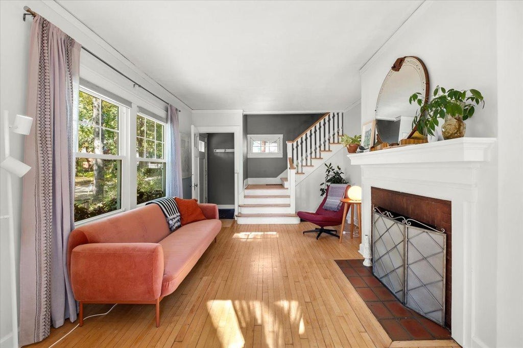 Photo of 2637 2nd Avenue S, Minneapolis, MN 55408 (MLS # 7152150)