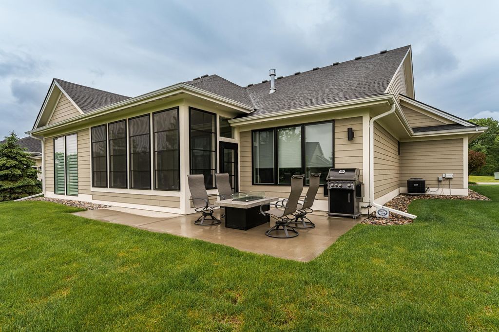 Photo of 2720 Bentley Drive SW, Rochester, MN 55902 (MLS # 7003270)