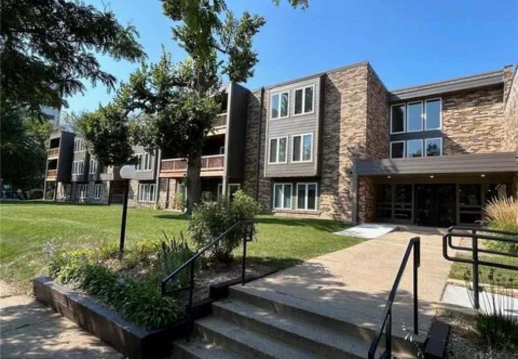 Photo of 450 Ford Road #215, Saint Louis Park, MN 55426 (MLS # 7120786)