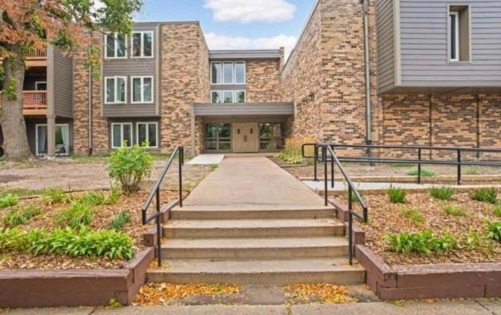 Photo of 450 Ford Road #215, Saint Louis Park, MN 55426 (MLS # 7120786)