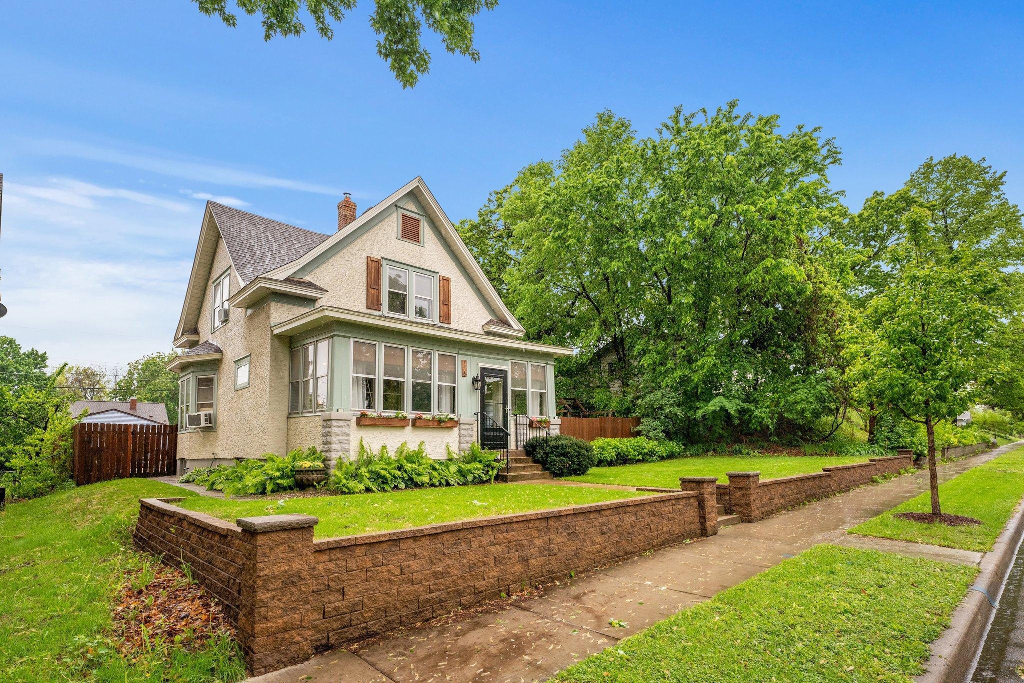 1208 Margaret Street