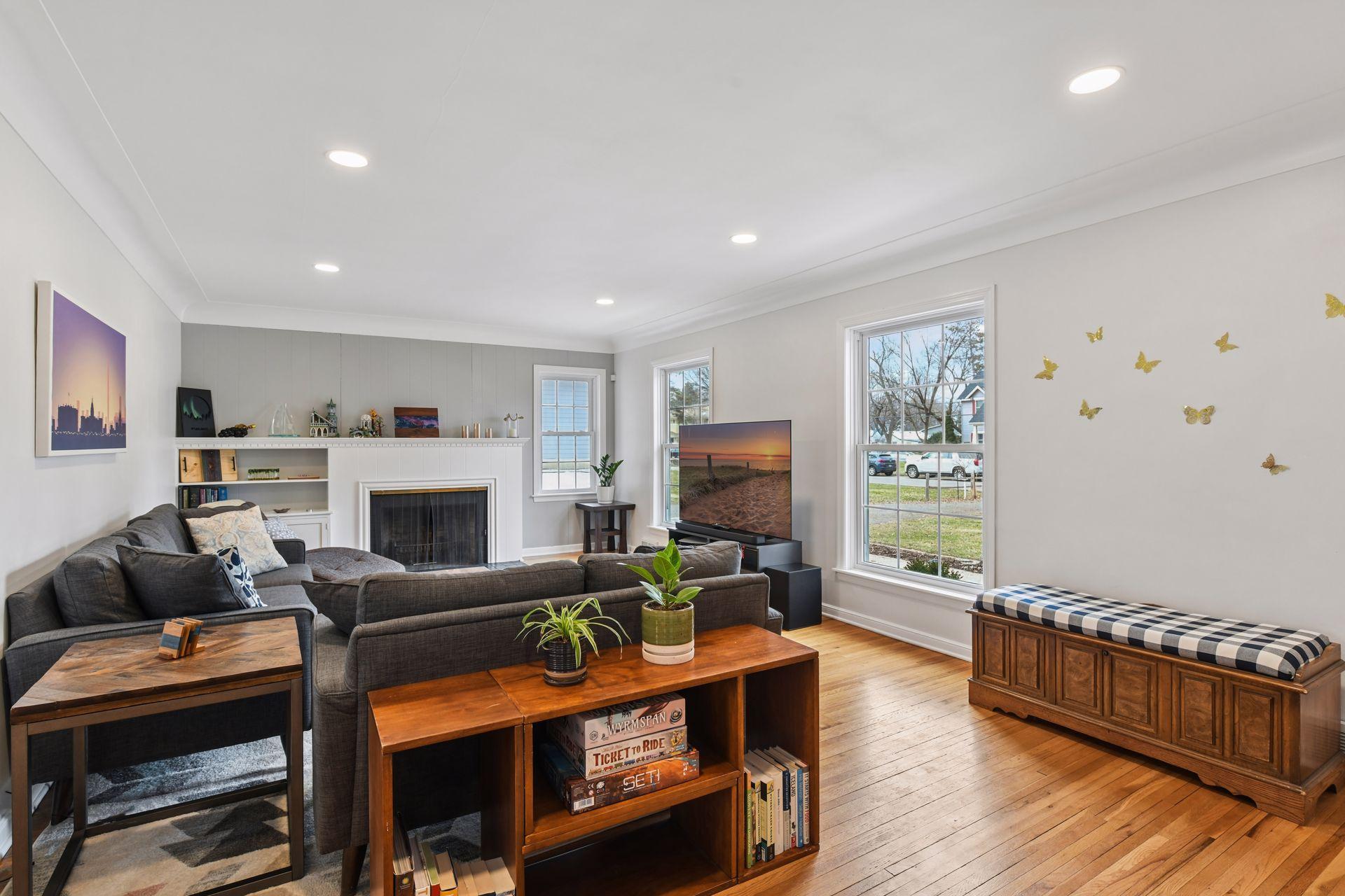 3727 Farmington Road