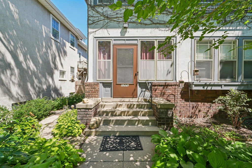 Photo of 1771 James Avenue S #1, Minneapolis, MN 55403 (MLS # 7110390)