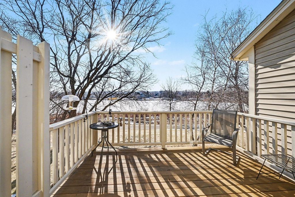 Photo of 1467 Summit Shores E, Burnsville, MN 55306 (MLS # 7003927)