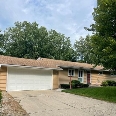 Photo of 1321 Garfield Avenue, Albert Lea, MN 56007 (MLS # 6773134) Photo of 1321 Garfield Avenue, Albert Lea, MN 56007 (MLS # 6773134)