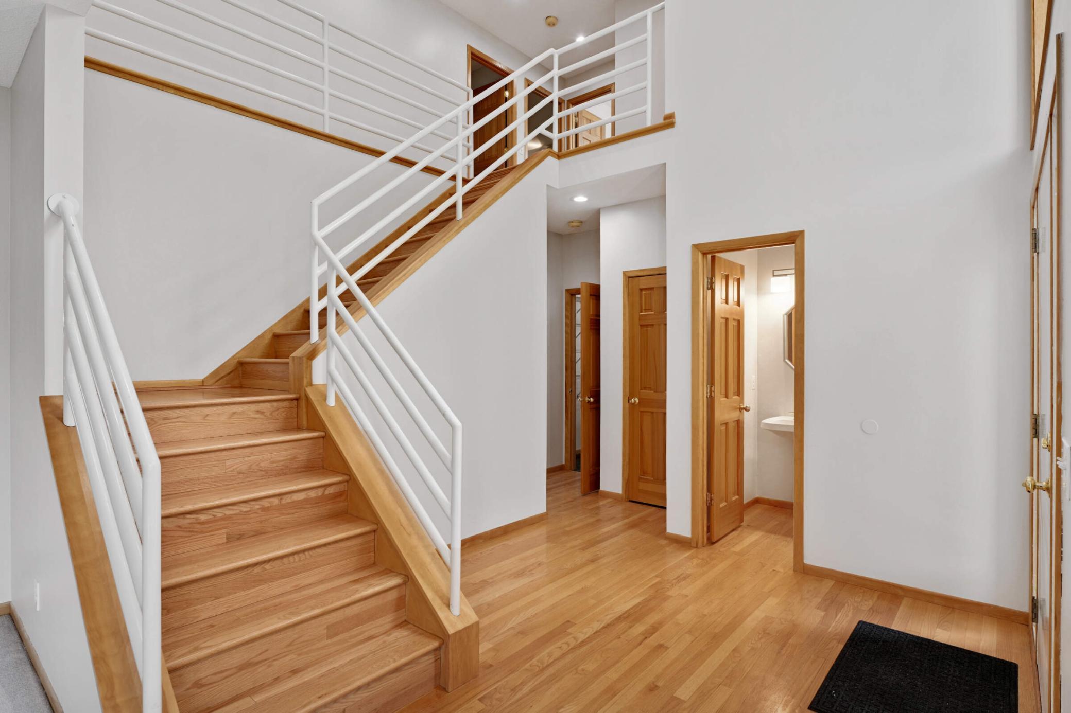 4720 Goldenrod Lane N