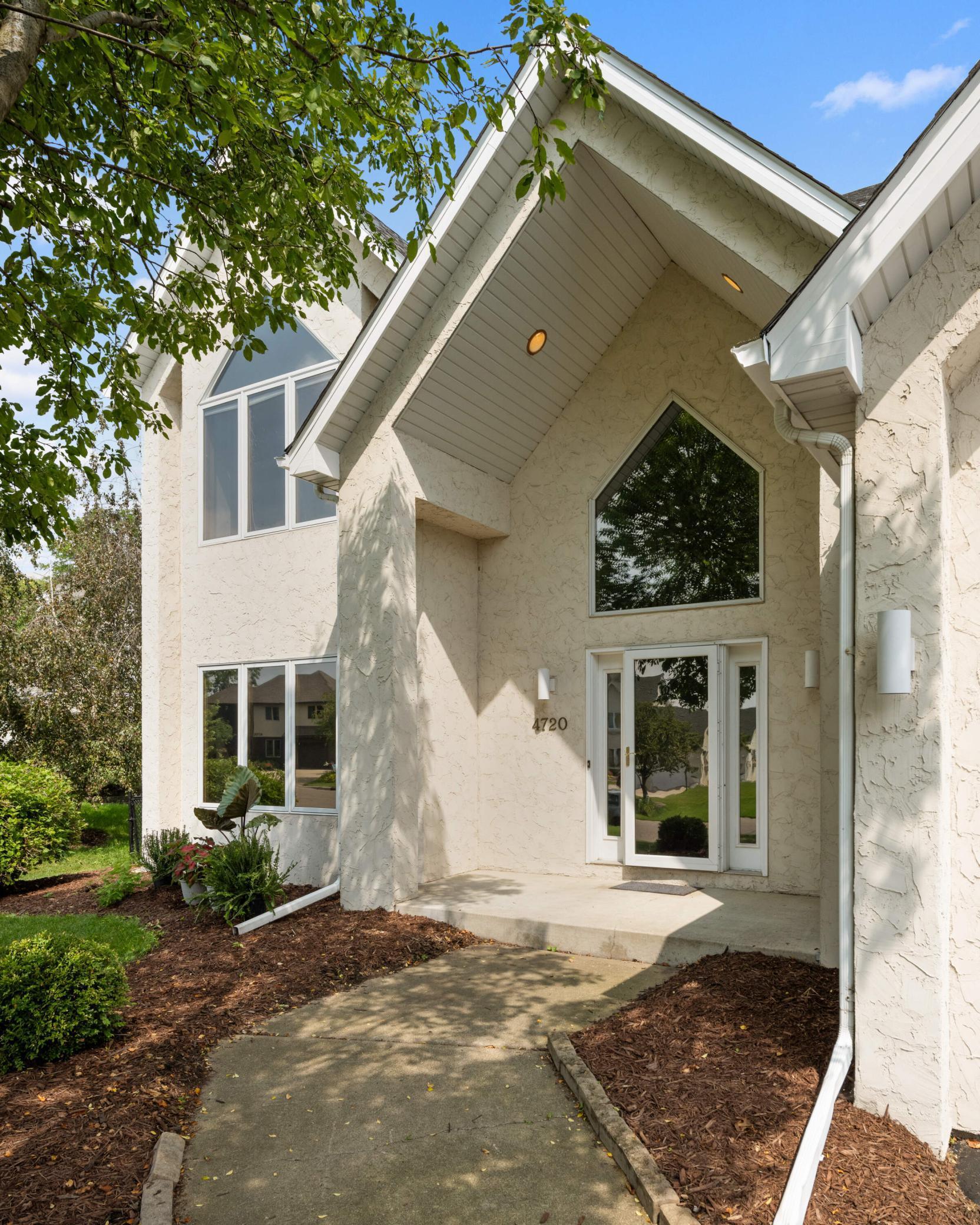 4720 Goldenrod Lane N