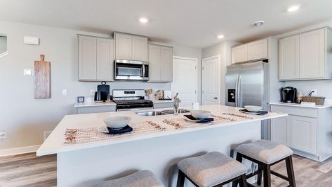 1998 Clearwater Terrace Shakopee MN 55379