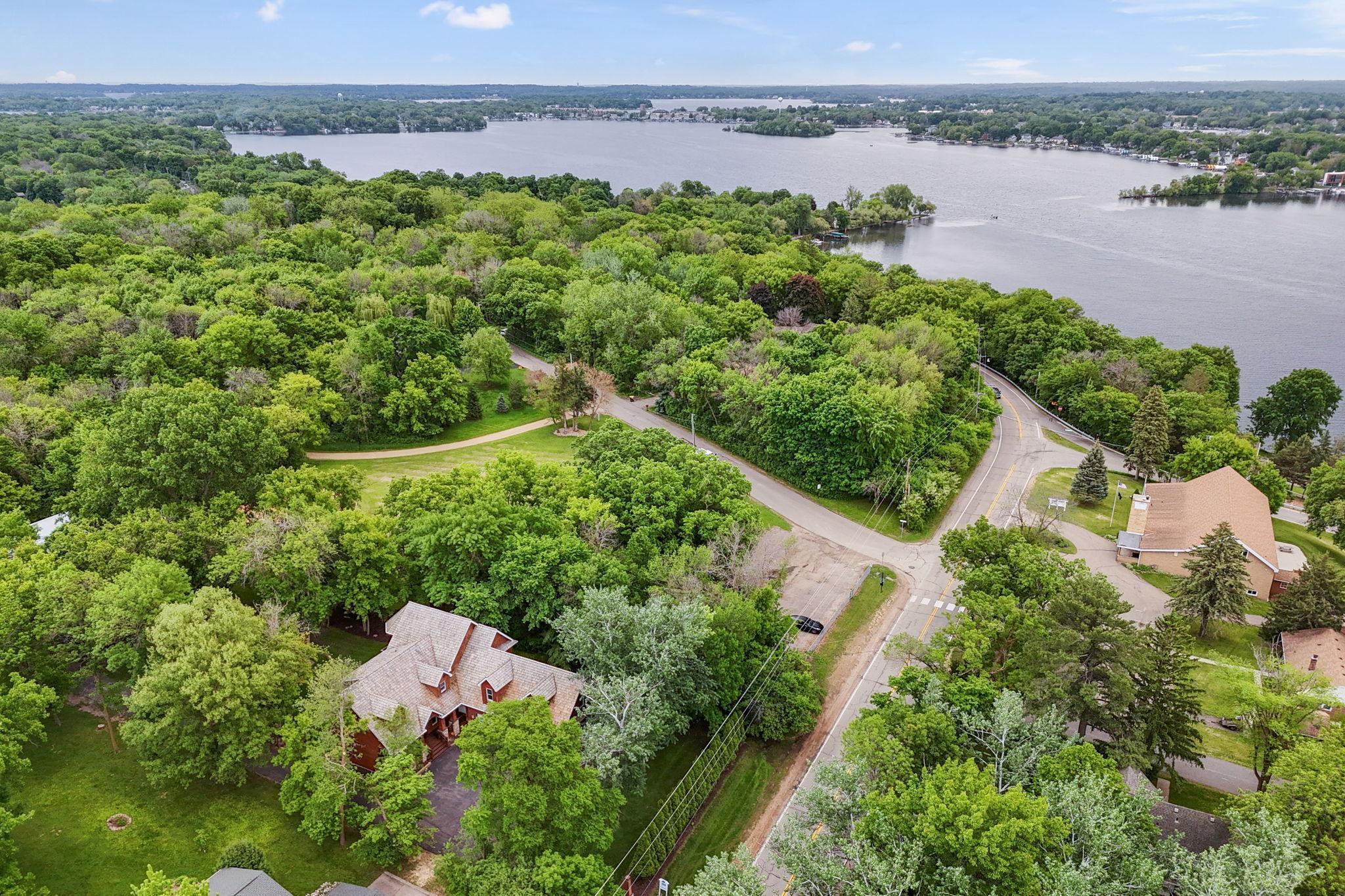 1130 N Shore Drive W