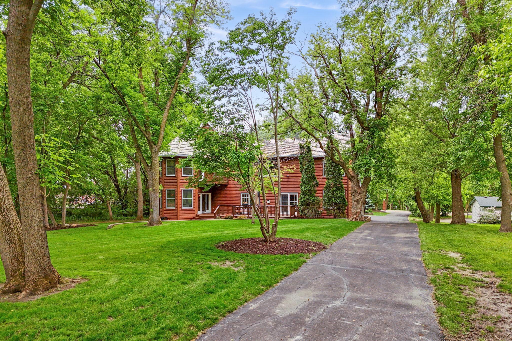 1130 N Shore Drive W