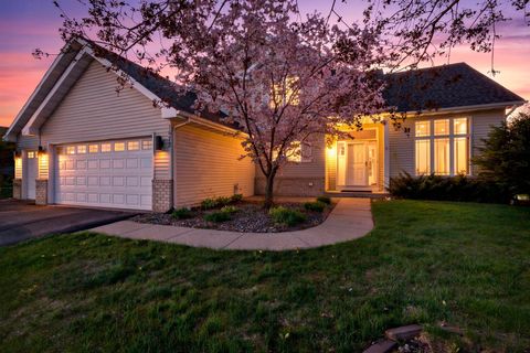 1672 Windsor Drive S Shakopee MN 55379